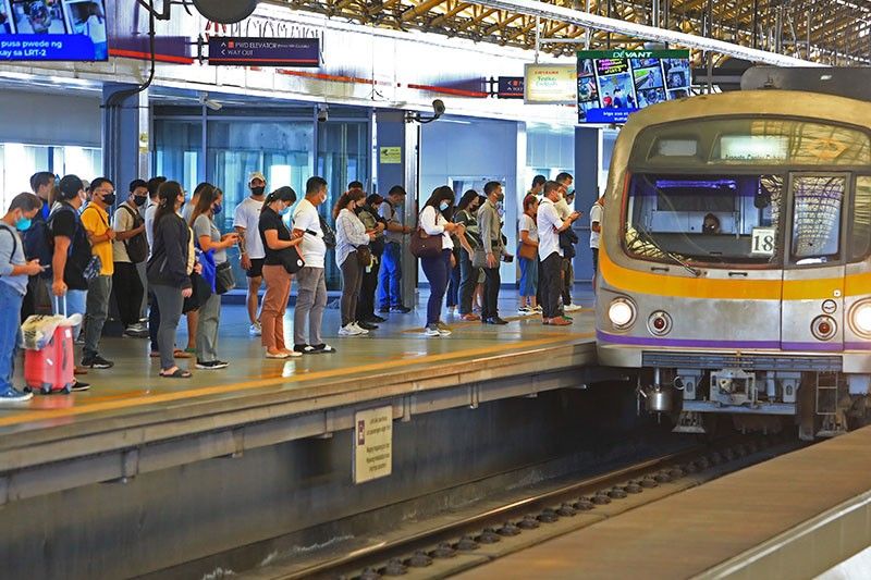 LRT, MRT offer free rides for Independence Day